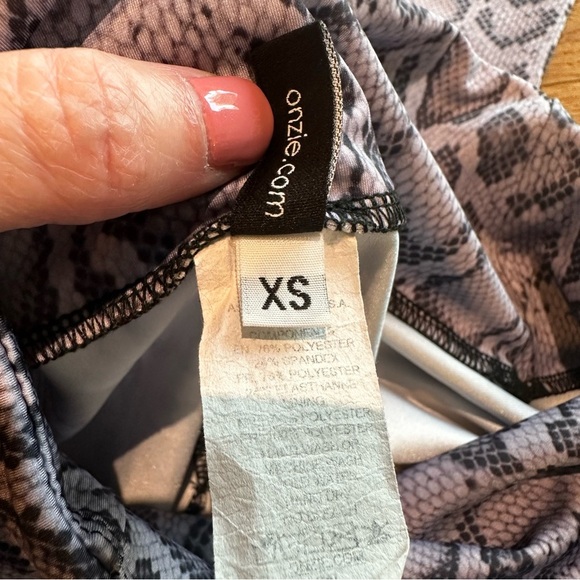 Onzie Womens Set Warrior Sports Bra Yoga Leggings Exercise Workout Snake Print - Picture 8 of 14